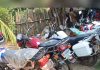 Tshuapa : Dauphin Lokosa offre 7 motos pour les travaux de ponts et des matériels pour le forage d’eau potable