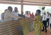 Kasaï : plusieurs bureaux de quartiers reçoivent un don de Guy Mafuta Kabongo en tôles